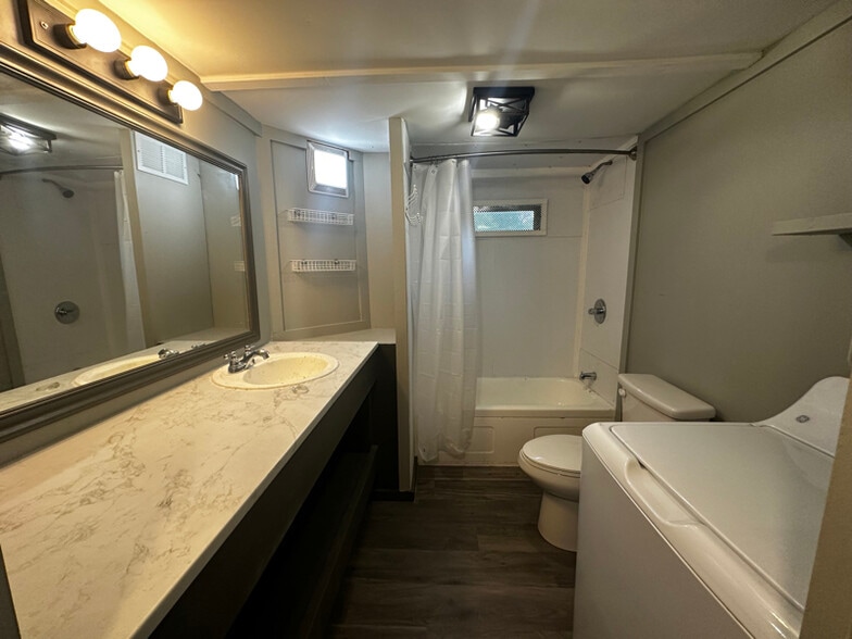 Building Photo - 962 NY-29A