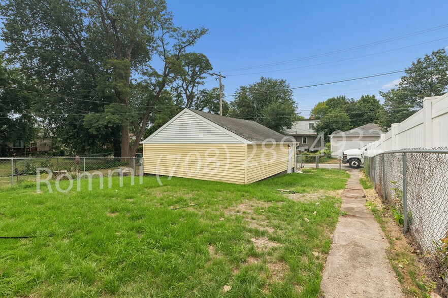 Building Photo - 6926 Alexander Ave