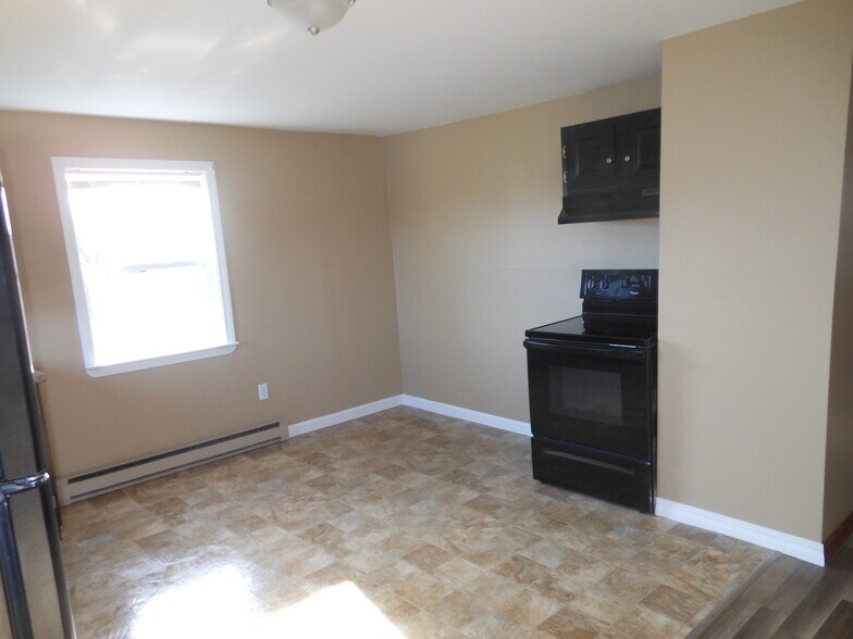 Building Photo - 1331 Old Rte One