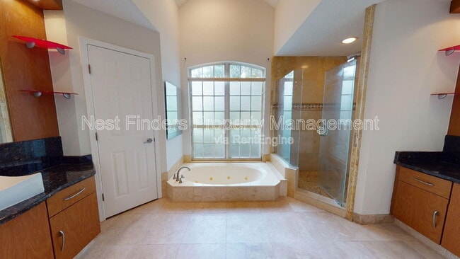 Building Photo - 7911 Vineyard Lake Rd N