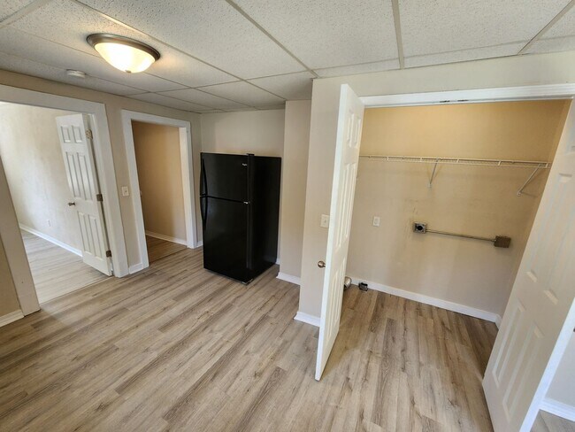 Building Photo - 1342 N Broadway Ave