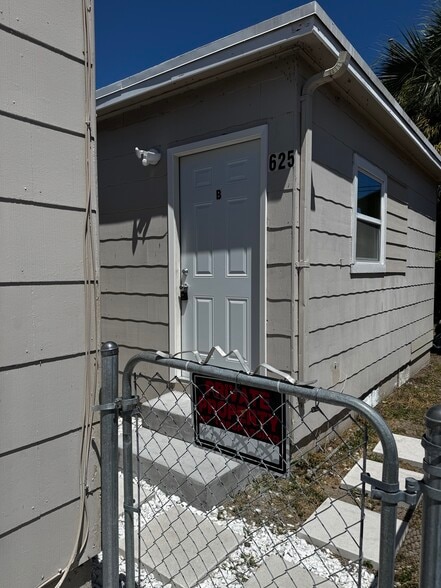 Primary Photo - 625 54th St