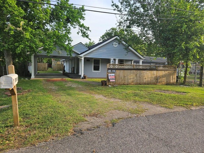 Primary Photo - 7910 Carrie Ln