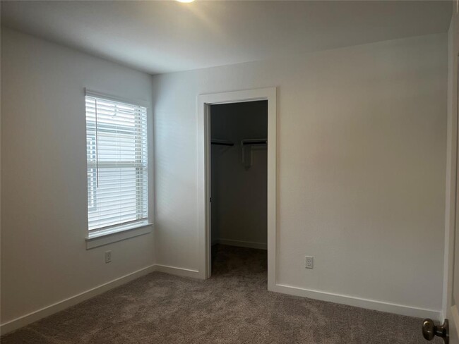 Building Photo - 424 Bristlecone Bend