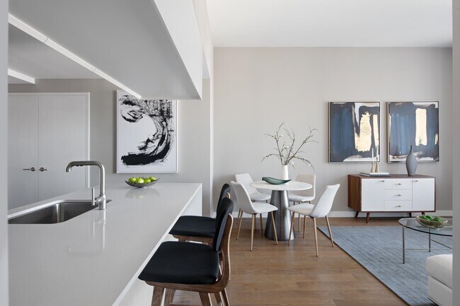 Building Photo - 99 Hudson St