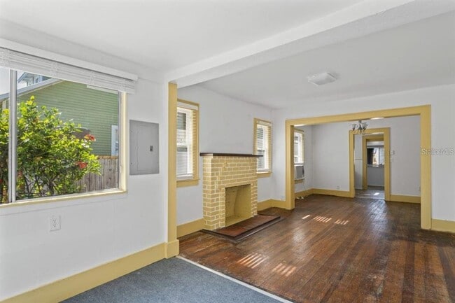 Building Photo - 403 Princess St