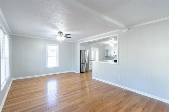 Building Photo - 4715 S Lee St