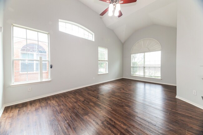 Building Photo - 8172 Peacock Ln