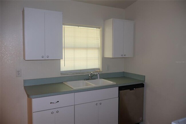 Building Photo - 1686 SW 107th Ln