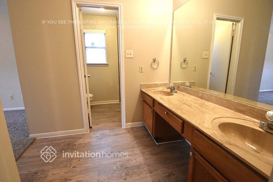 Building Photo - 10579 Twilight Moon Dr