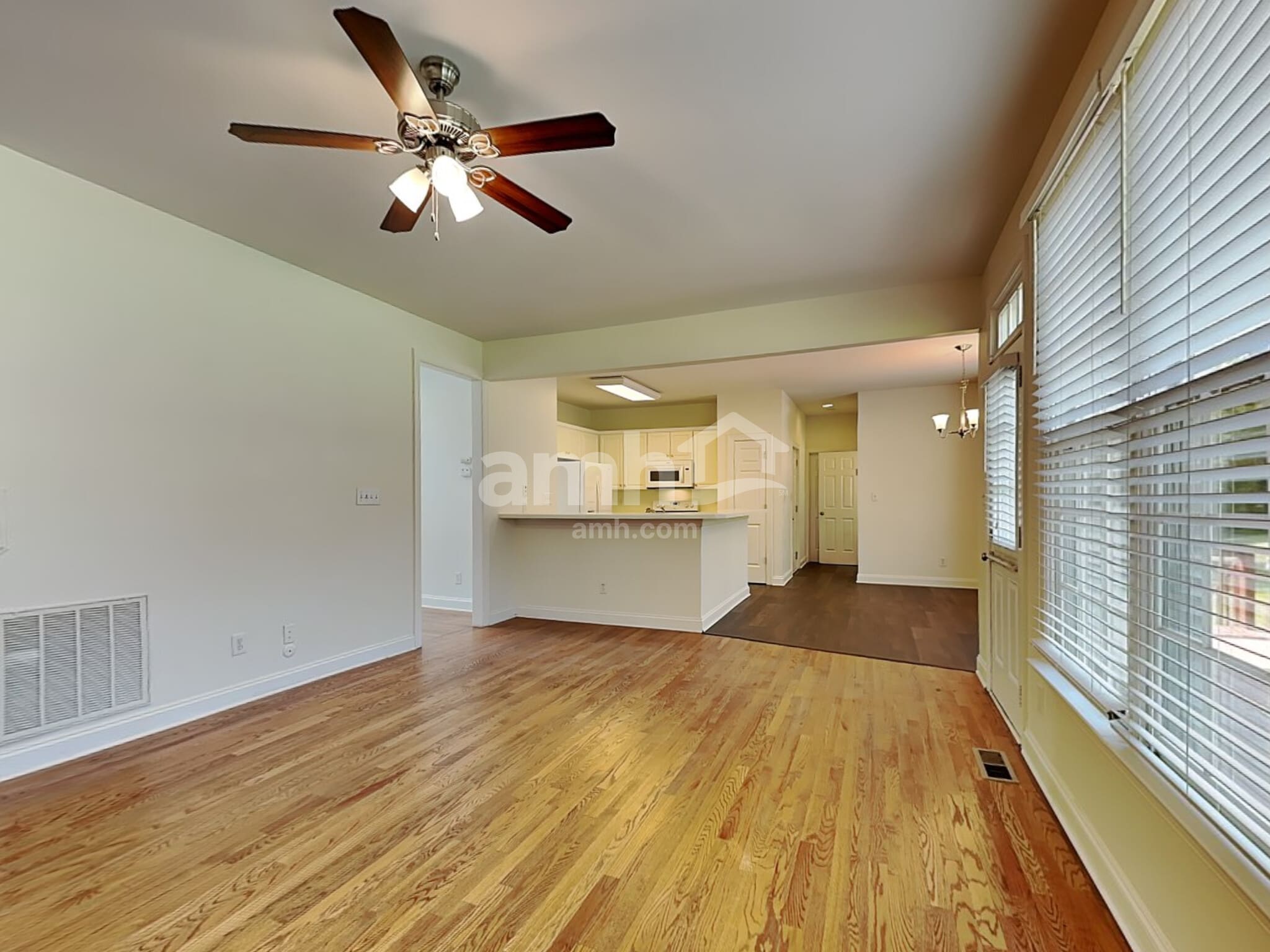 Building Photo - 2402 Clovelly Ct