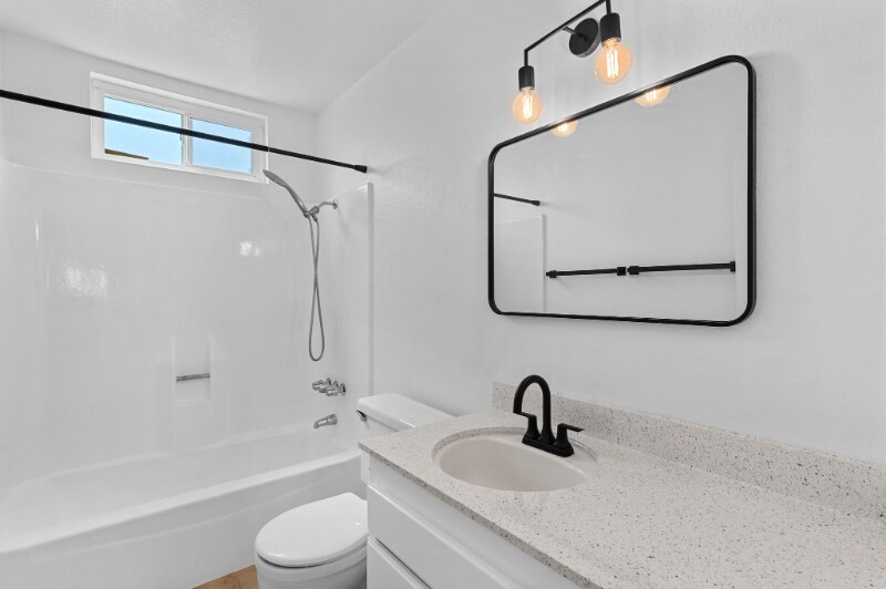 Building Photo - 9908 Knollview Dr
