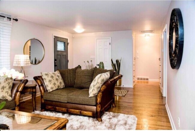 Building Photo - 1945 S 2600 E