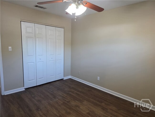 Building Photo - 312 W 5th St