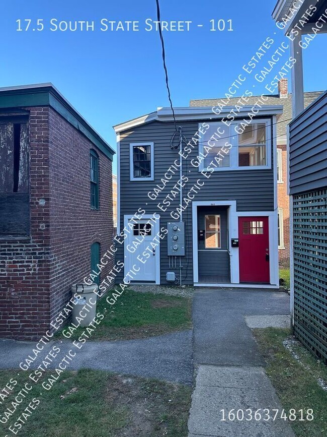 Primary Photo - Beautiful and Recently Renovated 3 Bedroom...