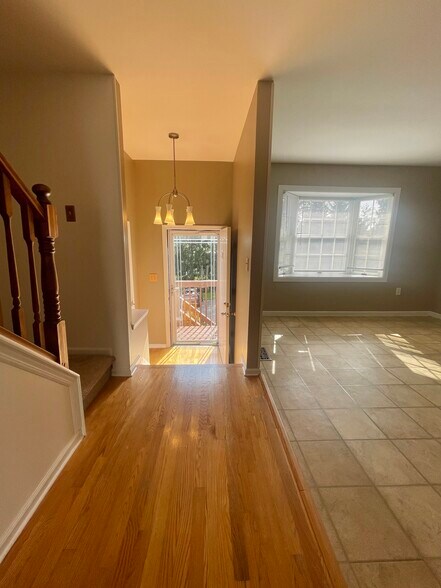 Building Photo - 23 Briarwood Way