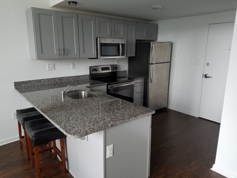 Building Photo - 2231 Bryn Mawr Ave