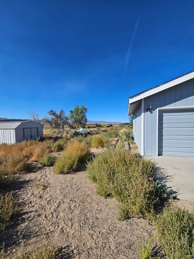 Building Photo - Beautiful, spacious single-family home