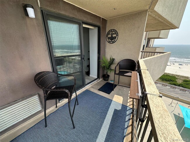 Building Photo - 360 Shore Rd