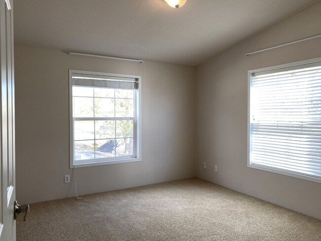 Building Photo - Solar Bonus in Dallesport, WA