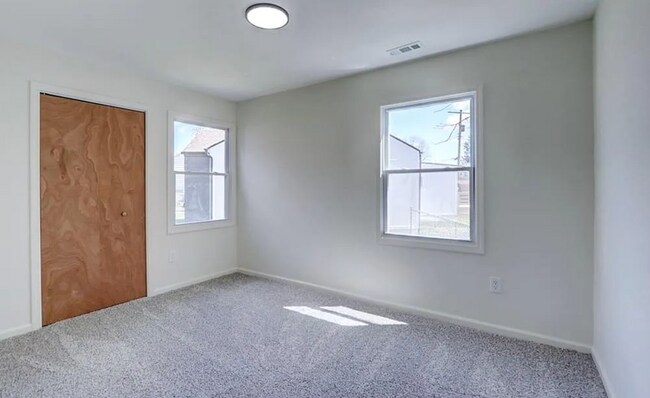 Building Photo - Beautifully remodeled 4-bedroom, 2-bath ho...