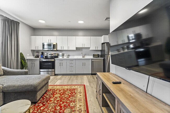 Building Photo - 95 Broadway-SI ID1240304P