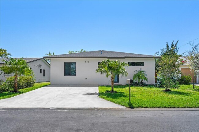 Building Photo - 808 NW 5th Terrace