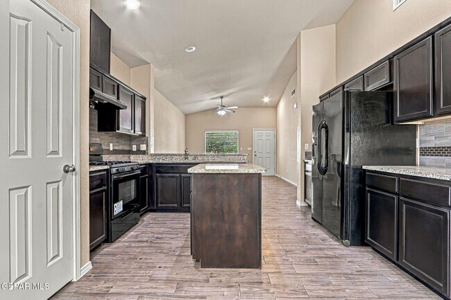 Building Photo - 14832 Orsten Artis Ave
