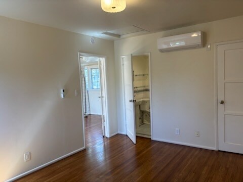 Building Photo - 1155 Oxley St
