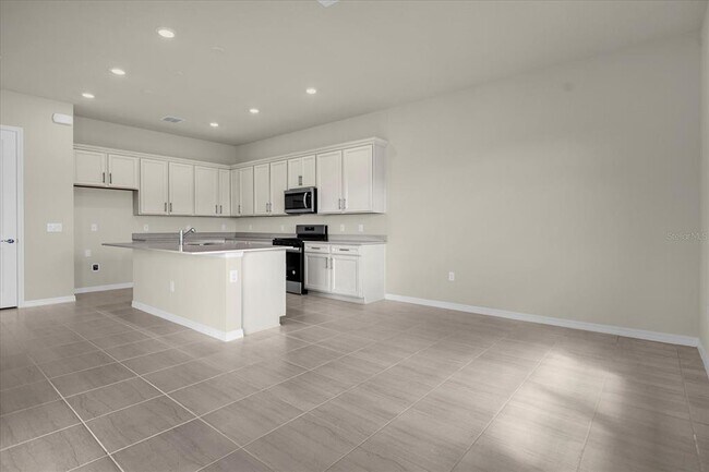 Building Photo - 10411 Pk Ests Ave