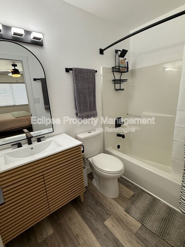 Building Photo - 464 Tara Dr