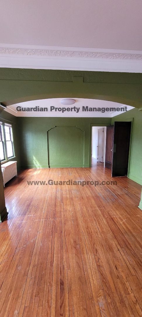 Building Photo - South Minneapolis duplex with garage parking
