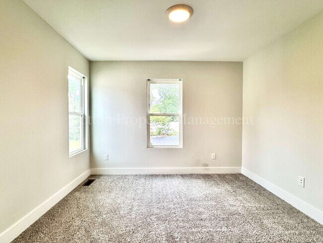 Building Photo - 2852 Worth Dr