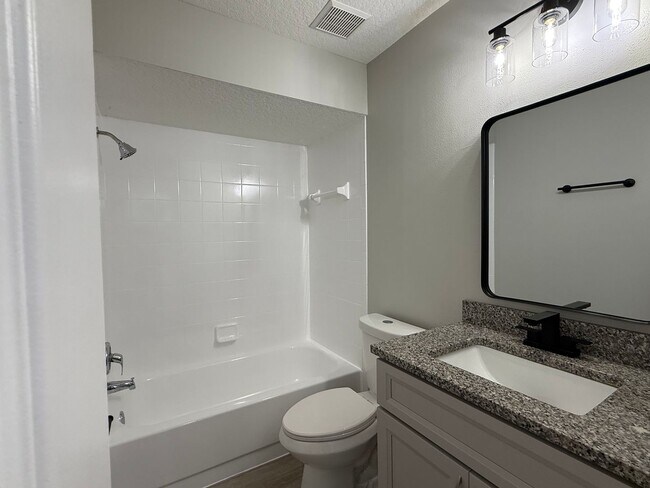 Building Photo - Completely Remodeled