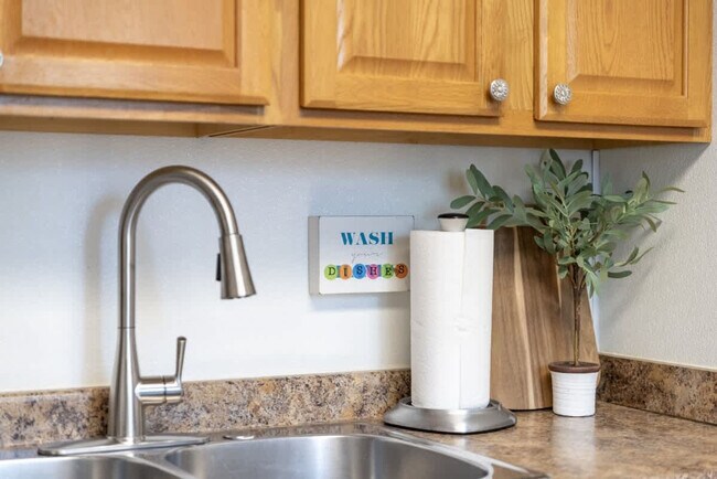 Building Photo - 3175 Rocky River Dr