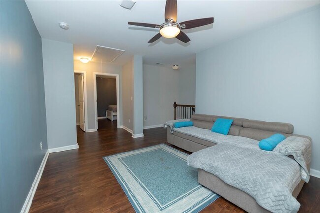 Building Photo - 7245 Heritage Oak Ct