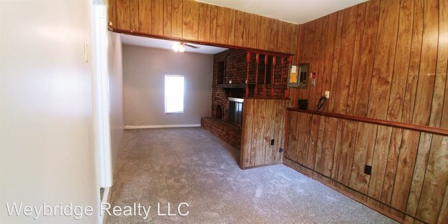 Building Photo - 3 br, 1 bath House - 2119 Sevenhills Drive