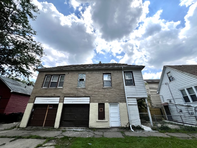 Building Photo - 8601 S Kingston Ave