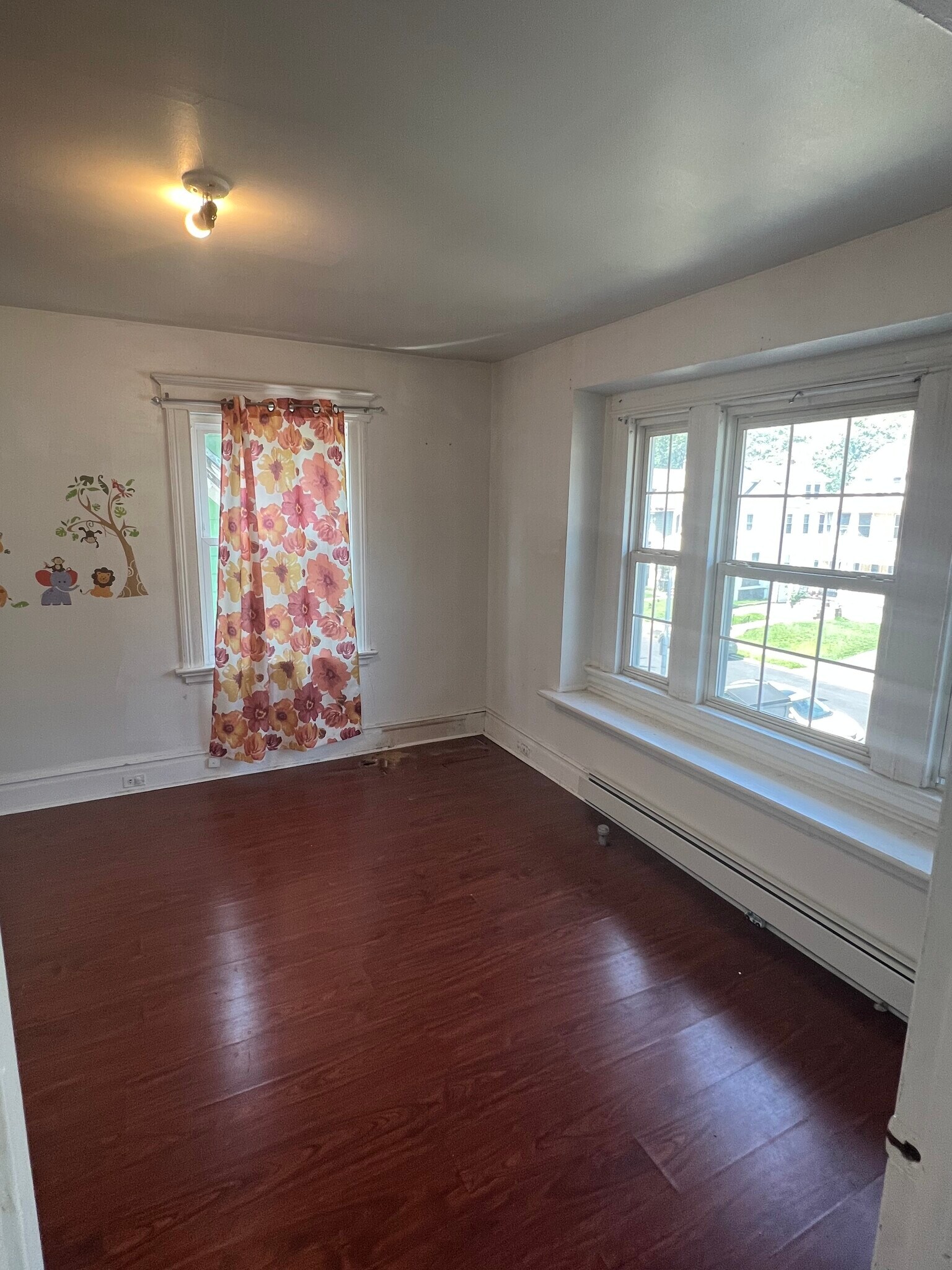 Building Photo - 459 N Maple Ave