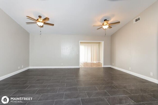 Building Photo - 6811 SE RAINTREE AVE, STUART, FL 34997