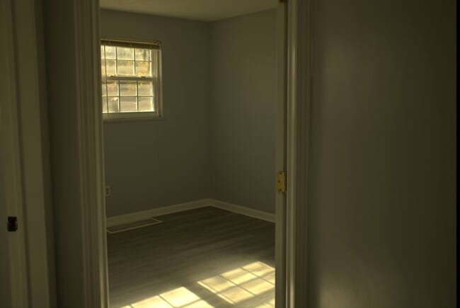 Building Photo - 32568 Electric Blvd