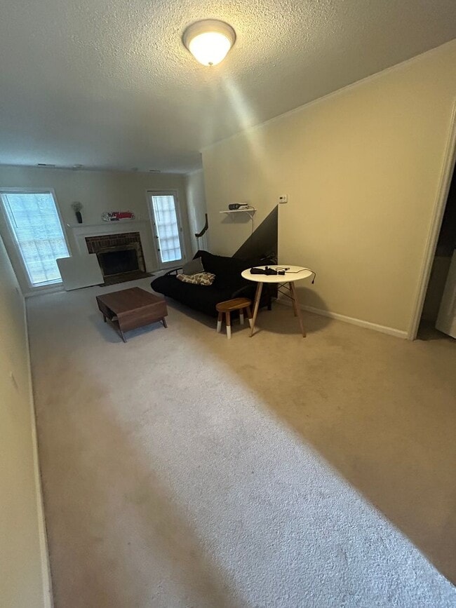 Building Photo - Chapel Hill /Hillsborough St Townhouse