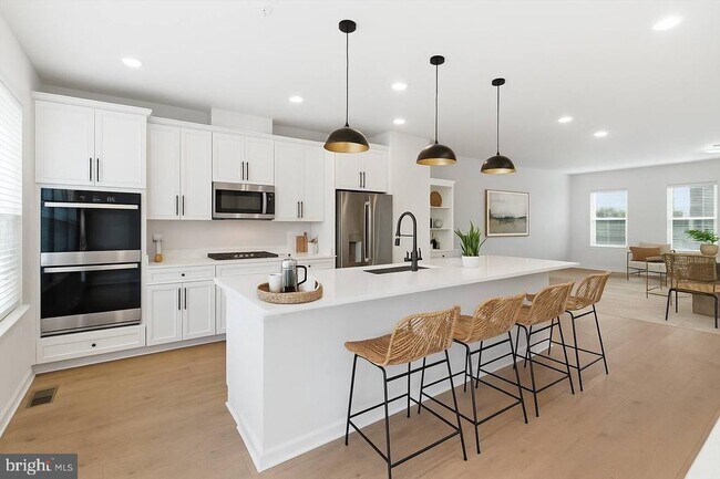 Building Photo - 4 Barton Ave