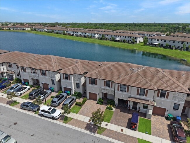 Building Photo - 10011 SW 231st Ln