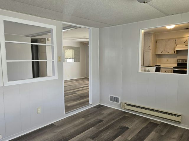 Building Photo - 109 49th Ave W