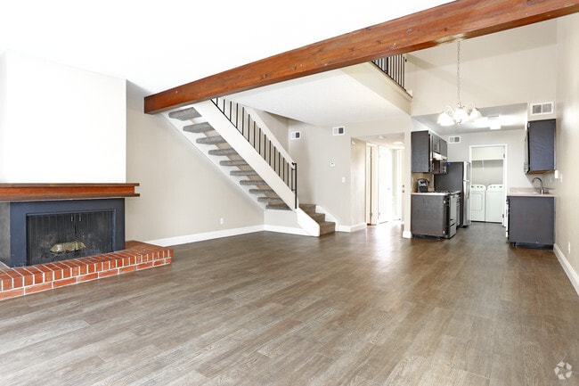 2BR,2BA-2 Bedroom Townhome - Rosemont Terrace
