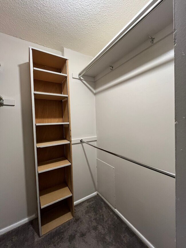 Building Photo - Beautiful High Rise Condo in Washington Sq...