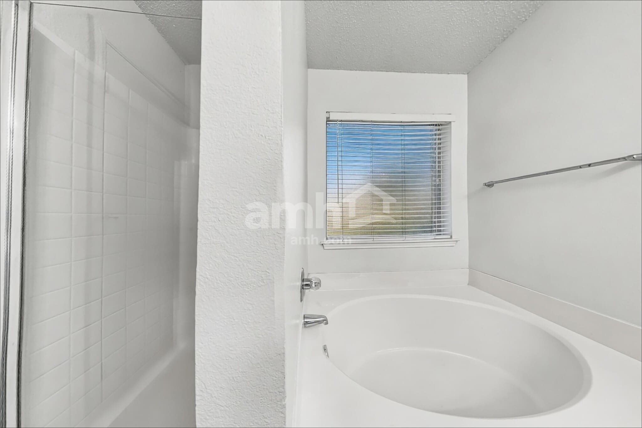 Building Photo - 8551 Western Meadows Dr