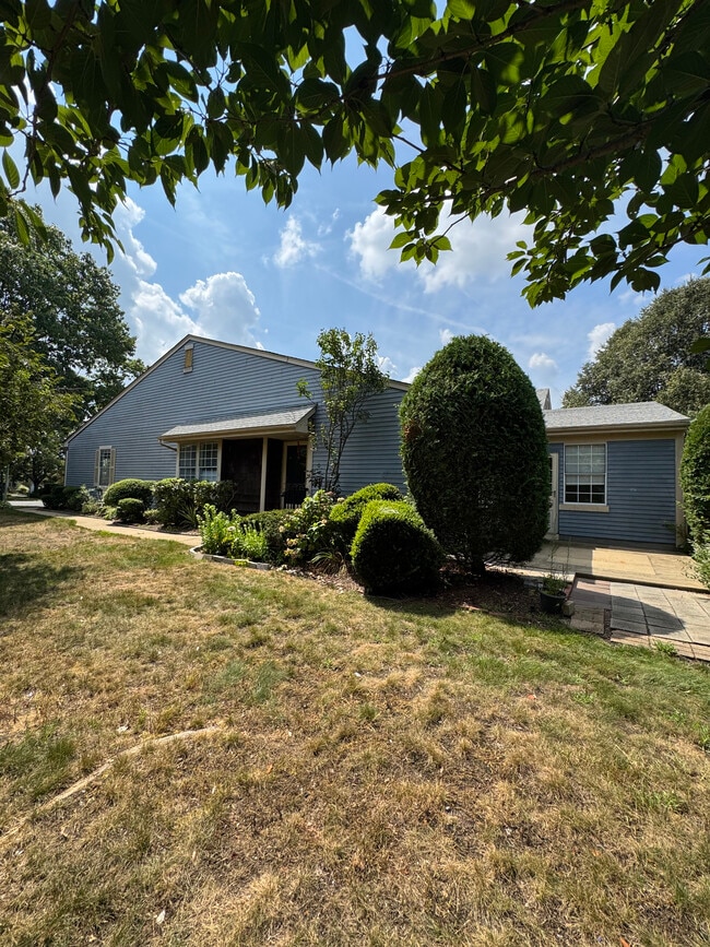 Building Photo - 17A Patrick Henry Ct
