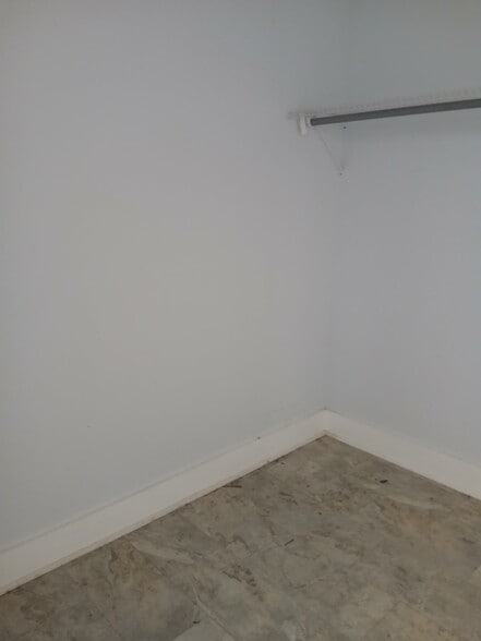 Building Photo - 406 Voorhies St